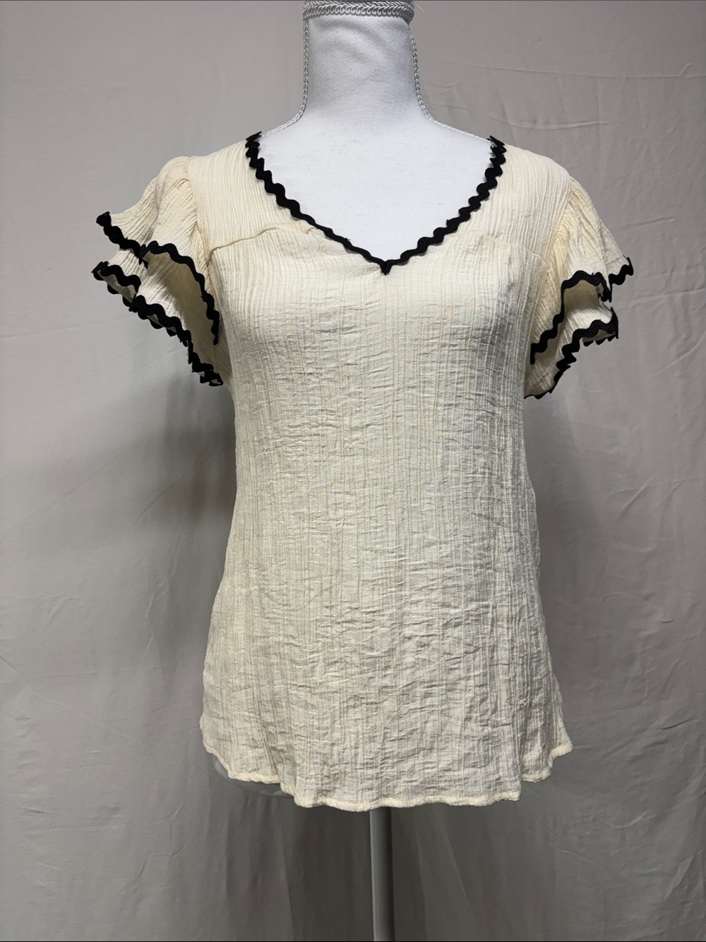 mine Cream Short Sleeve V-Neck Top with Black Trim